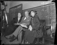 Ray Splivalo and Harriet Jordon with Rheba Crawford during the preliminary trial for her criminal libel case, Los Angeles, 1935