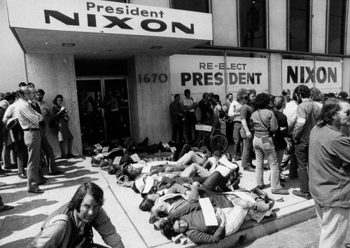 Protest at Nixon offices