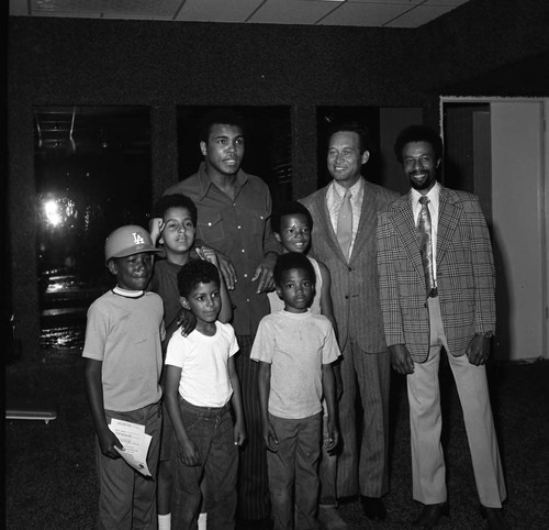 Muhammad Visits Gym, Los Angeles, 1973