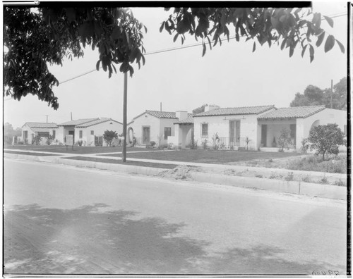 Group of homes at 421-425 South Santa Anita. Pasadena. 1927
