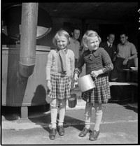 Swiss Cantine [children, related to war relief?]