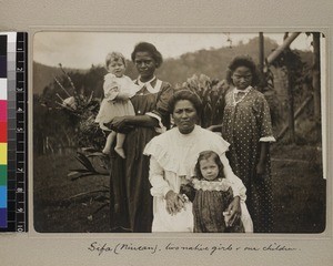 Group portrait of female members of mission, Kalaigolo, Papua New Guinea, ca. 1908-1910