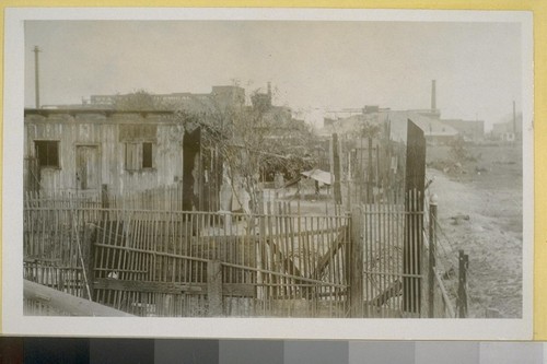 Row of Mexican shacks near 26th and Boyle, - Vernon