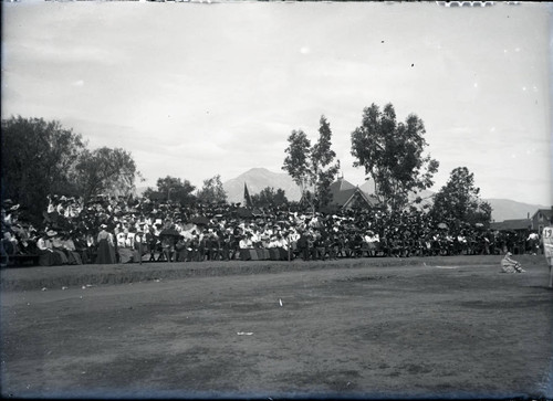 Spectators at Pomona College field day