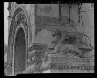 Know Your City No.15 Lionesses on archway of entrance to the Selig Zoo Los Angeles, Calif