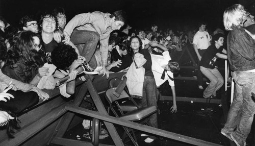 Fans rushing at the Clash concert