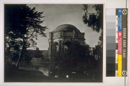 Palace of Fine Arts, San Francisco: [view of rotunda and pond]