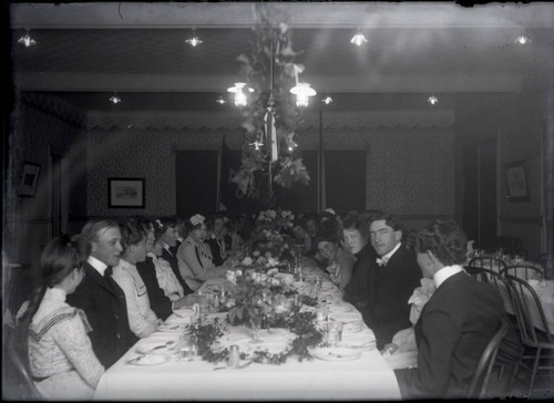Sumner dining room banquet, Pomona College