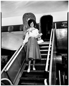 Washington girl wins trip to Hollywood, 1952