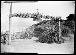 Entrance to the Sunset Trail at Santa Monica's Palisades Park, ca.1920