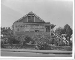 1905 Queen Anne/Colonial Revival house in the Wightman Addition, at 702 Litchfield Avenue, Sebastopol, California, 1993