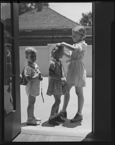 Children in doorway, Los Angeles, circa 1935