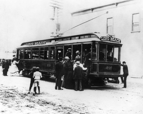Early electric car to Long Beach