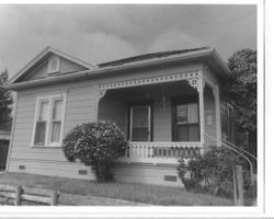 1895 Queen Anne Cottage house in the Burnett Addition, at 7136 Burnett Street, Sebastopol, California, 1993