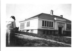 Front view of Sebastopol Primary school, about 1920