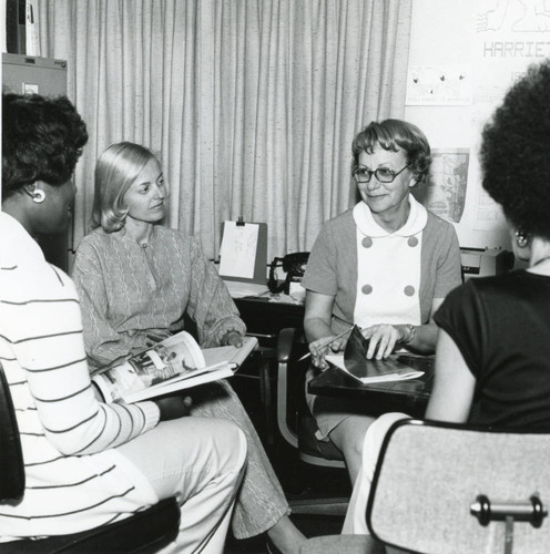 Professor Diana Hiatt with students, circa 1977