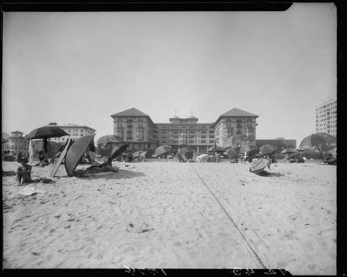 Virginia Hotel and beach, Long Beach, 1929