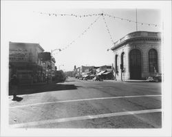 Looking down Main from Washington Street, Petaluma, California, 1950