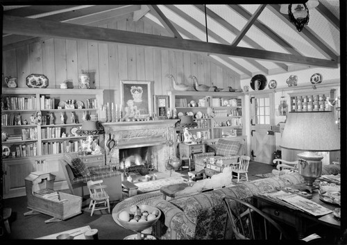 Gladstone, Harry, residence. Living room