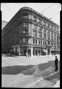 Pacific Southwest Trust & Savings Bank, branch on South Spring Street & West 2nd Street, Los Angeles, CA, 1925