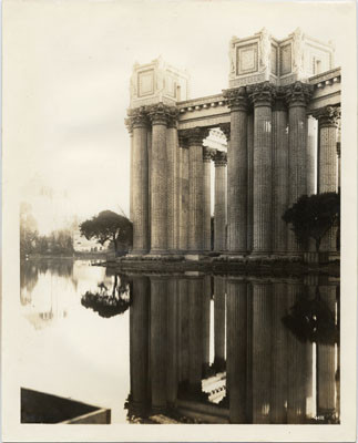 [Colonnade at Palace of Fine Arts, Panama-Pacific International Exposition]