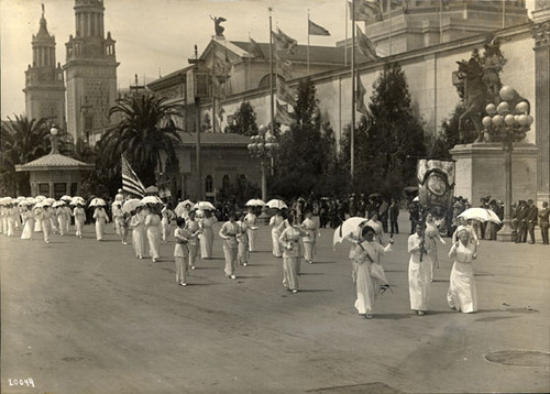 [Fraternal Day parade at the Panama-Pacific International Exposition]
