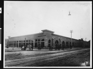 Exterior view of the Los Angeles Post office on the southwest corner of Seventh Street and Grand Avenue, 1910-1920