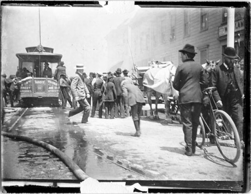 [People boarding the Army Street and Ferries street car]