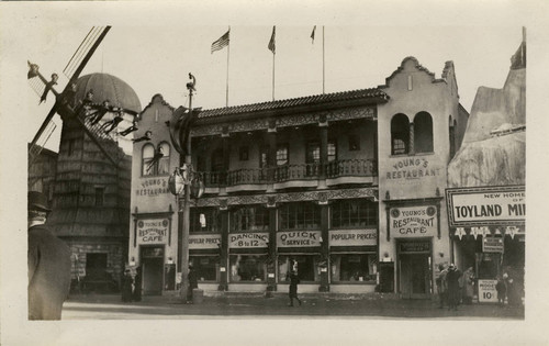 Young's Cafe at the 1915 Panama-Pacific International Exposition [photograph]