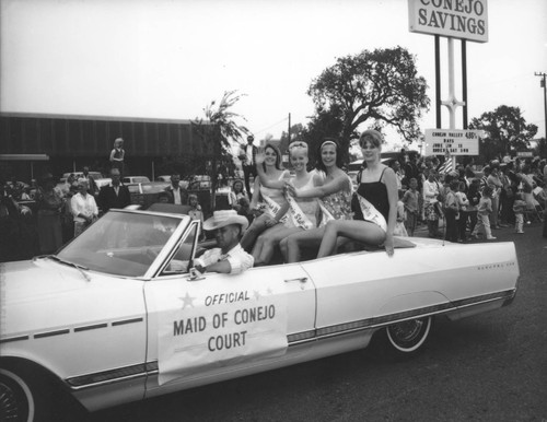 Maid of Conejo court, CVD Parade 1965
