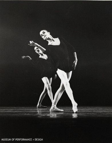 Two female dancers in Christensen's "Il Distratto"