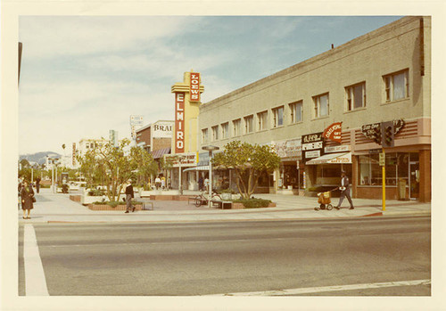 East side of Third Street Mall (1400 block) looking north from Broadway on February 14, 1970. Elmiro Theater can be seen