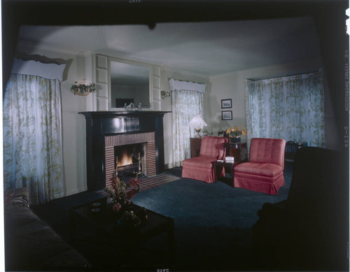 [Unidentified living rooms]