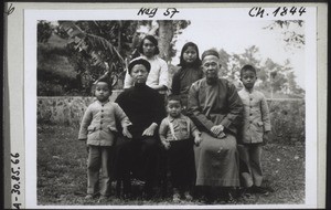 Ho schu ded, the president of the church, with his family