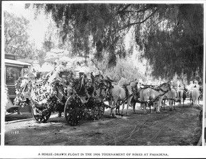 Horse-drawn float in the parade for the Pasadena Tournament of Roses, 1906