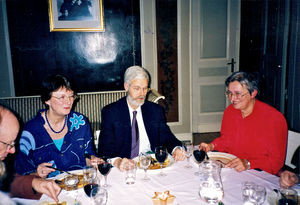 Fællesmøde for nuværende og tidligere bestyrelsesmedlemmer og medarbejdere, 1999. Fra venstre: Eva Madsen, Thorkild Schousboe Larsen
