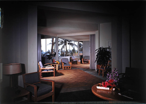 Royal Hawaiian Hotel. Guest room