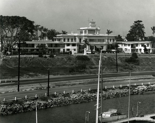 John D. Spreckels mansion after it became the Glorietta Bay Inn, Coronado, c. 1960