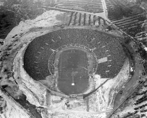 Closeup, New Year's Day at the Rose Bowl, 1925