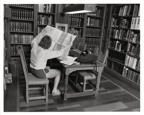 Student in Denison Library, Scripps College