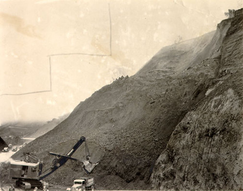 [Crew clearing road after landslide on the Waldo approach to the Golden Gate Bridge]