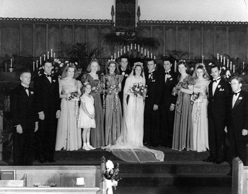 Wedding party of Mary Lou McFarland, daughter of Dr. and Mrs. O Scott McFarland of the First Presbyterian Church in 1939