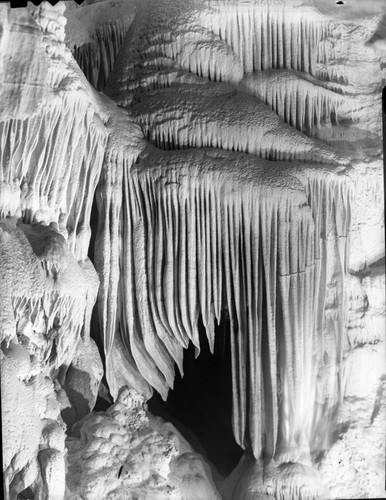 Crystal Cave, Organ Room. Interior Formations