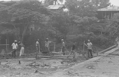 Men working, Barbacoas, Colombia, 1979