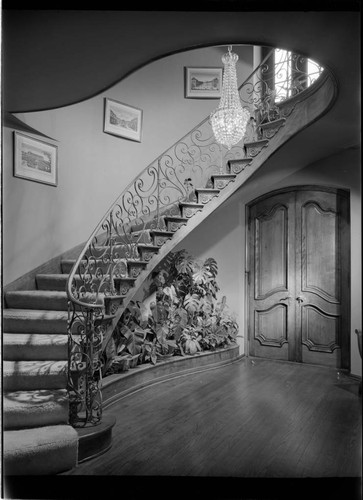 Armstrong, Mr. and Mrs. M. Burton, residence. Foyer