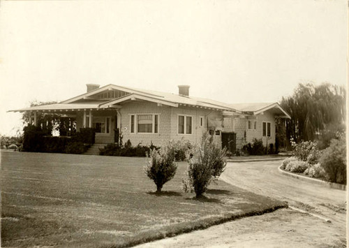 Jeffrey home on Sherman Way, Marian, 1919