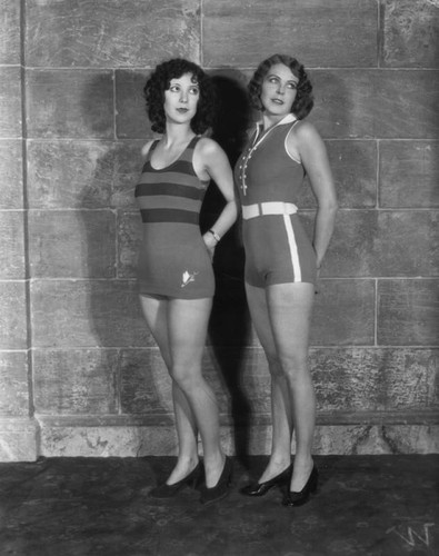 Models in bathing suits, view 7