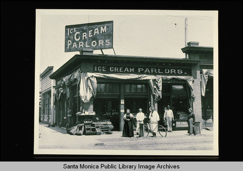Sue's Ice Cream and Confectionery on the northeast corner of Second Street and Utah (now Broadway) Santa Monica, Calif