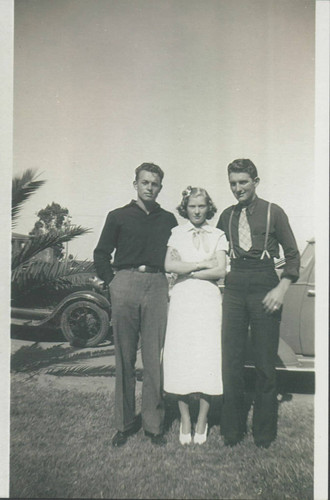 Jess Hays, Billie Kennedy, and Lawrence Hennig in Huntington Beach, 1936
