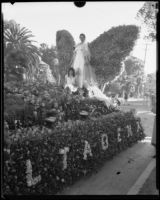 "Queen Titania" float in the Tournament of Roses Parade, Pasadena, 1933